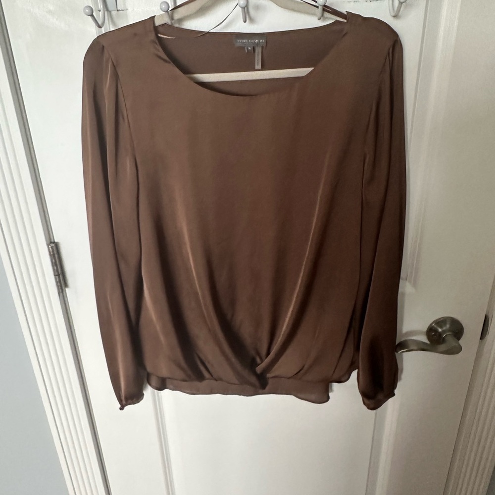 *EUC*Sz M*Vince Camuto* top